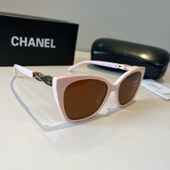Elegant Pink Chanel Eyewear - Picture 3 of 7